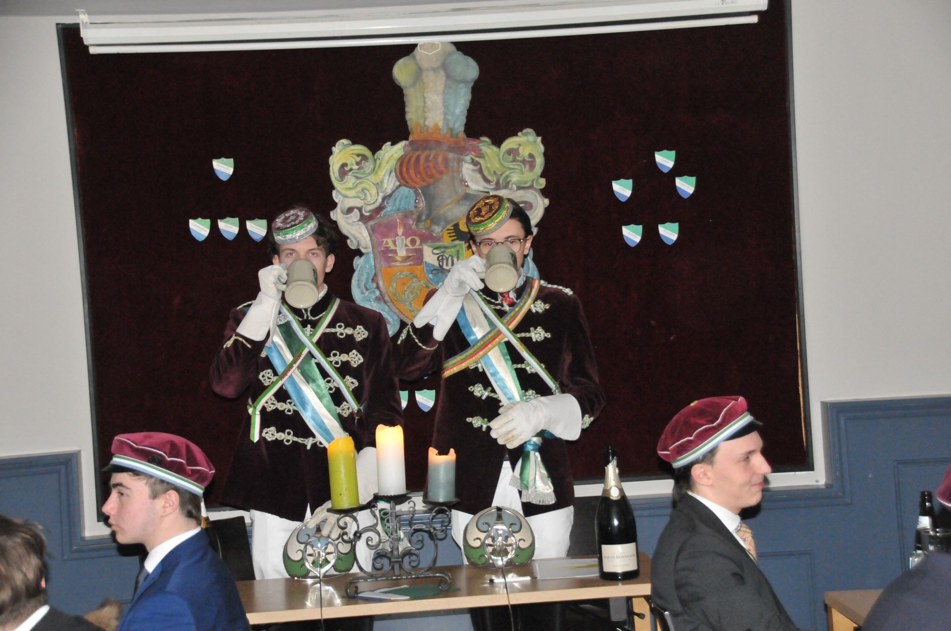 Antrittskneipe \\"Champus & Sekt\\"