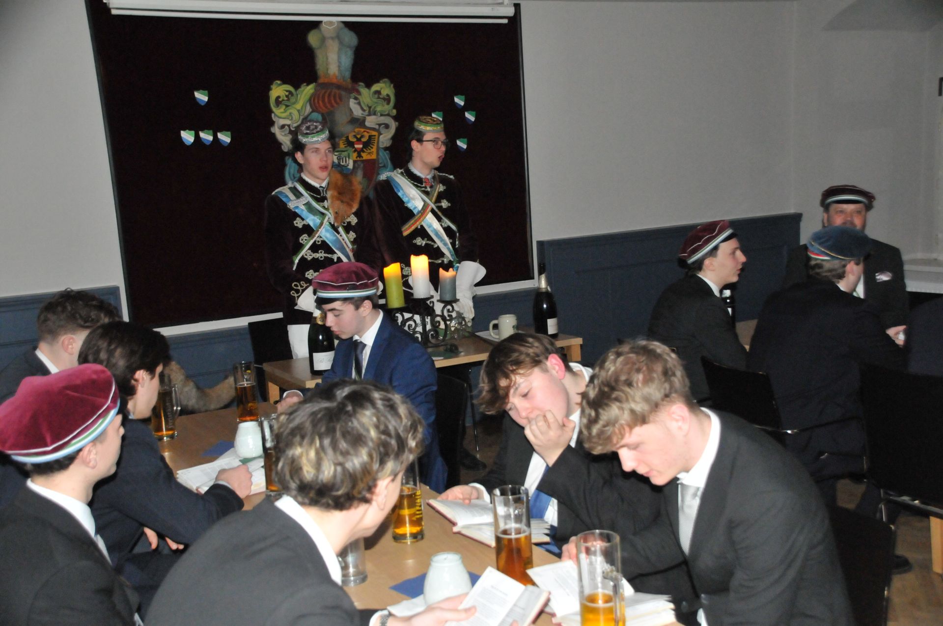 Antrittskneipe \\"Champus & Sekt\\"