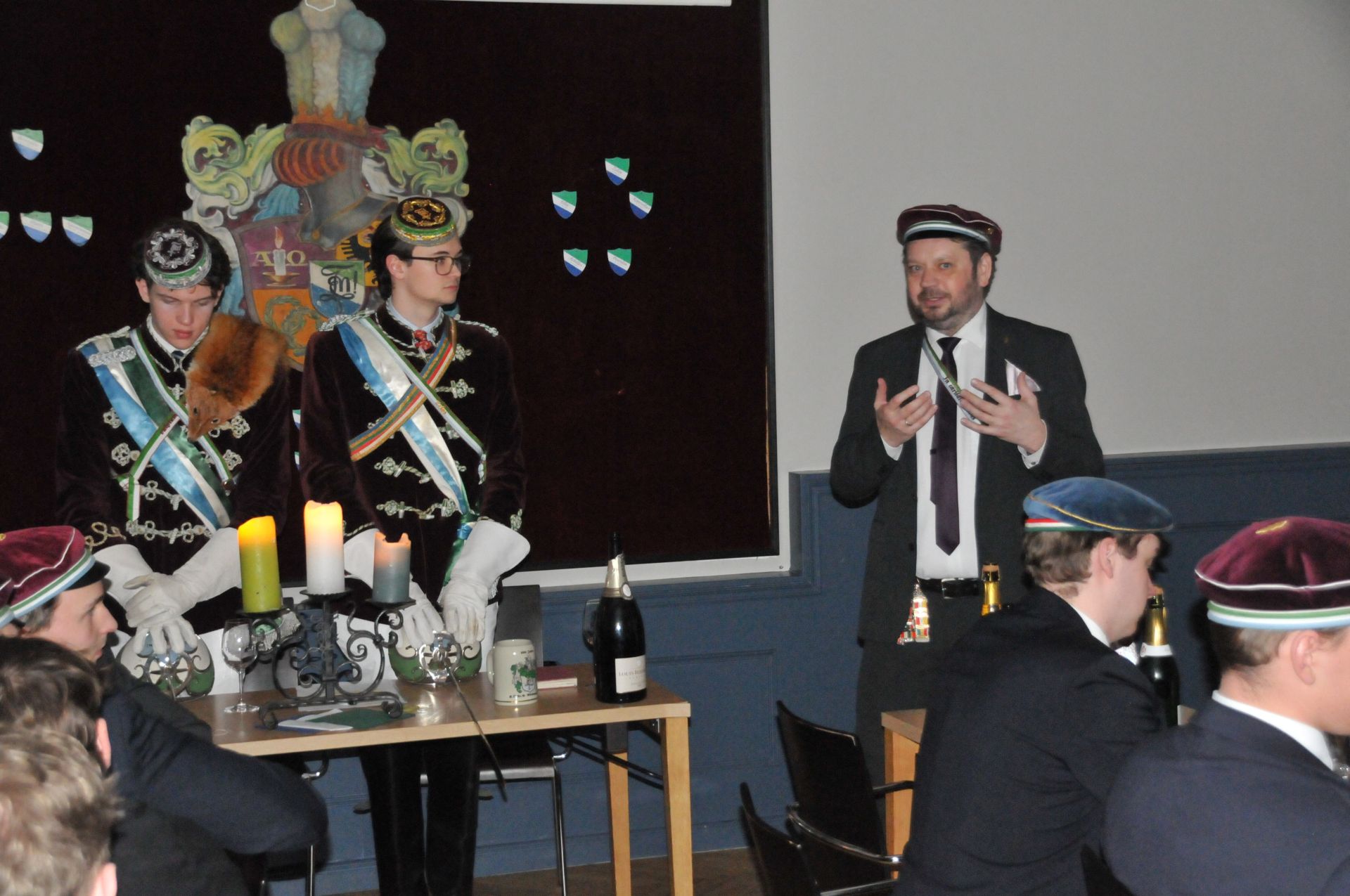 Antrittskneipe \\"Champus & Sekt\\"