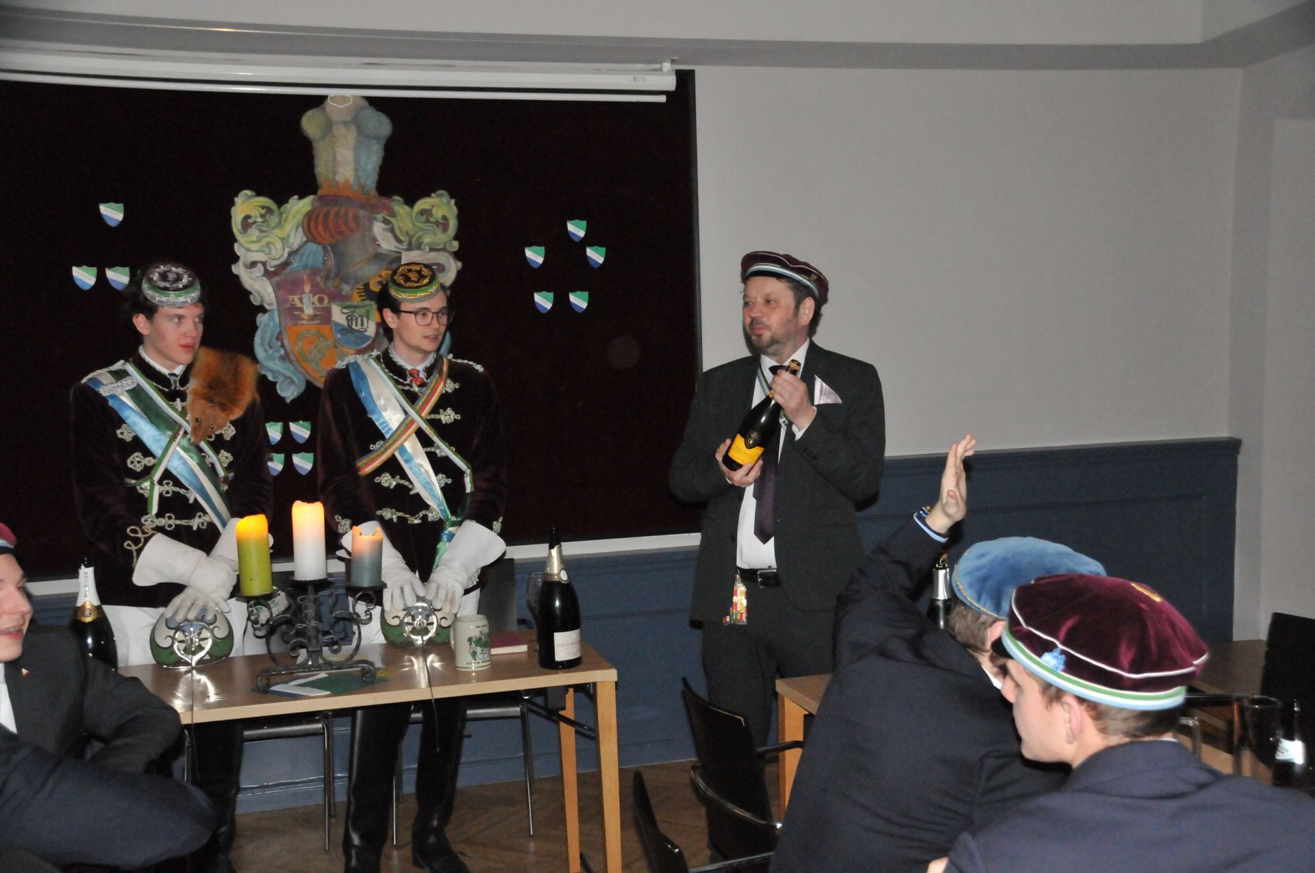 Antrittskneipe \\"Champus & Sekt\\"