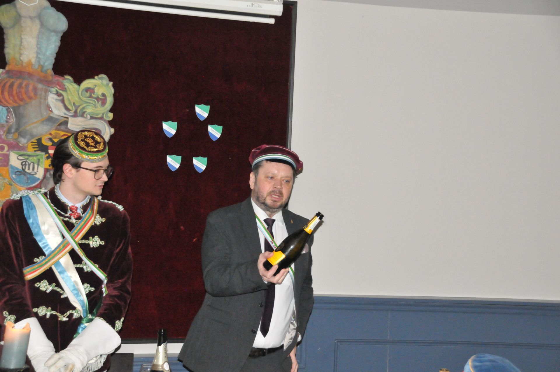 Antrittskneipe \\"Champus & Sekt\\"