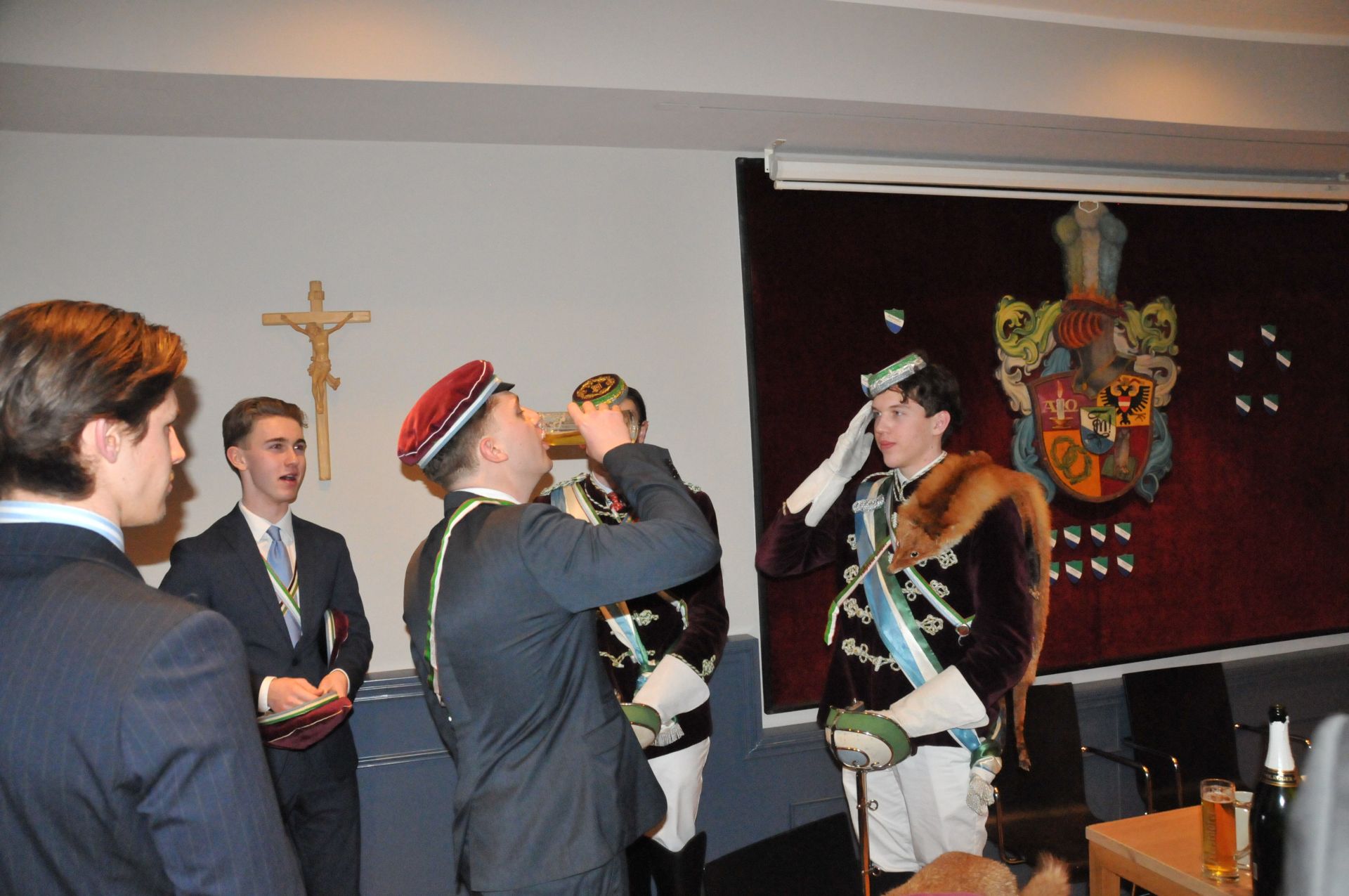 Antrittskneipe \\"Champus & Sekt\\"