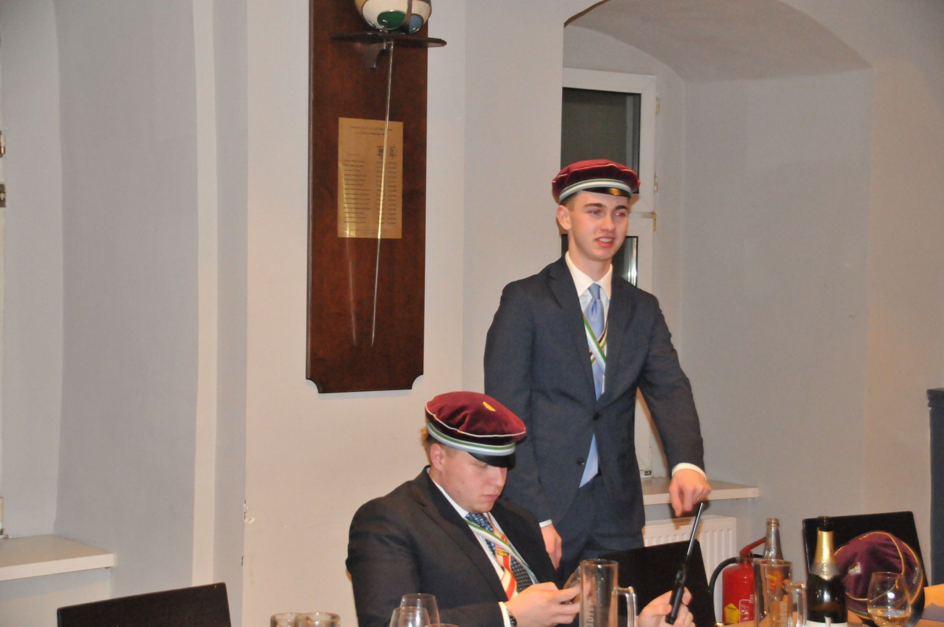 Antrittskneipe \\"Champus & Sekt\\"