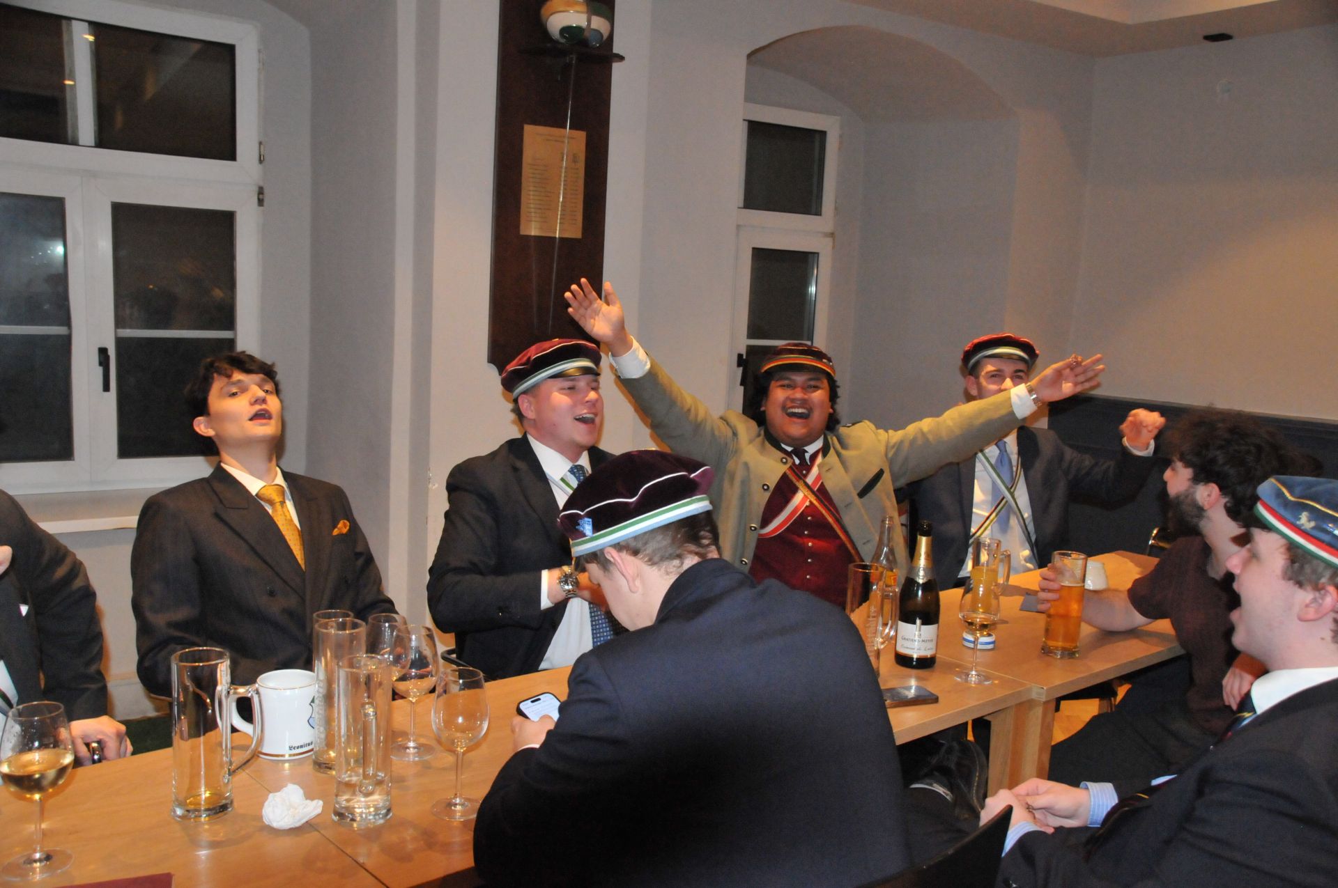 Antrittskneipe \\"Champus & Sekt\\"