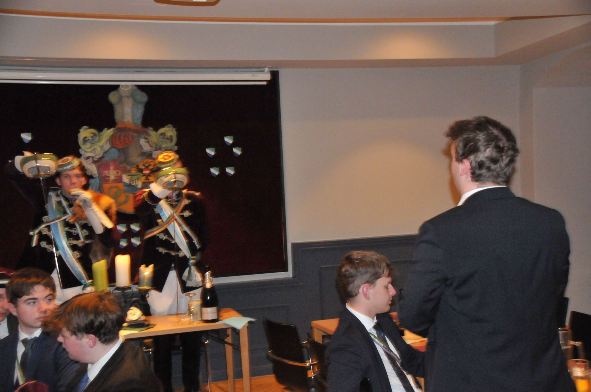 Antrittskneipe \\"Champus & Sekt\\"