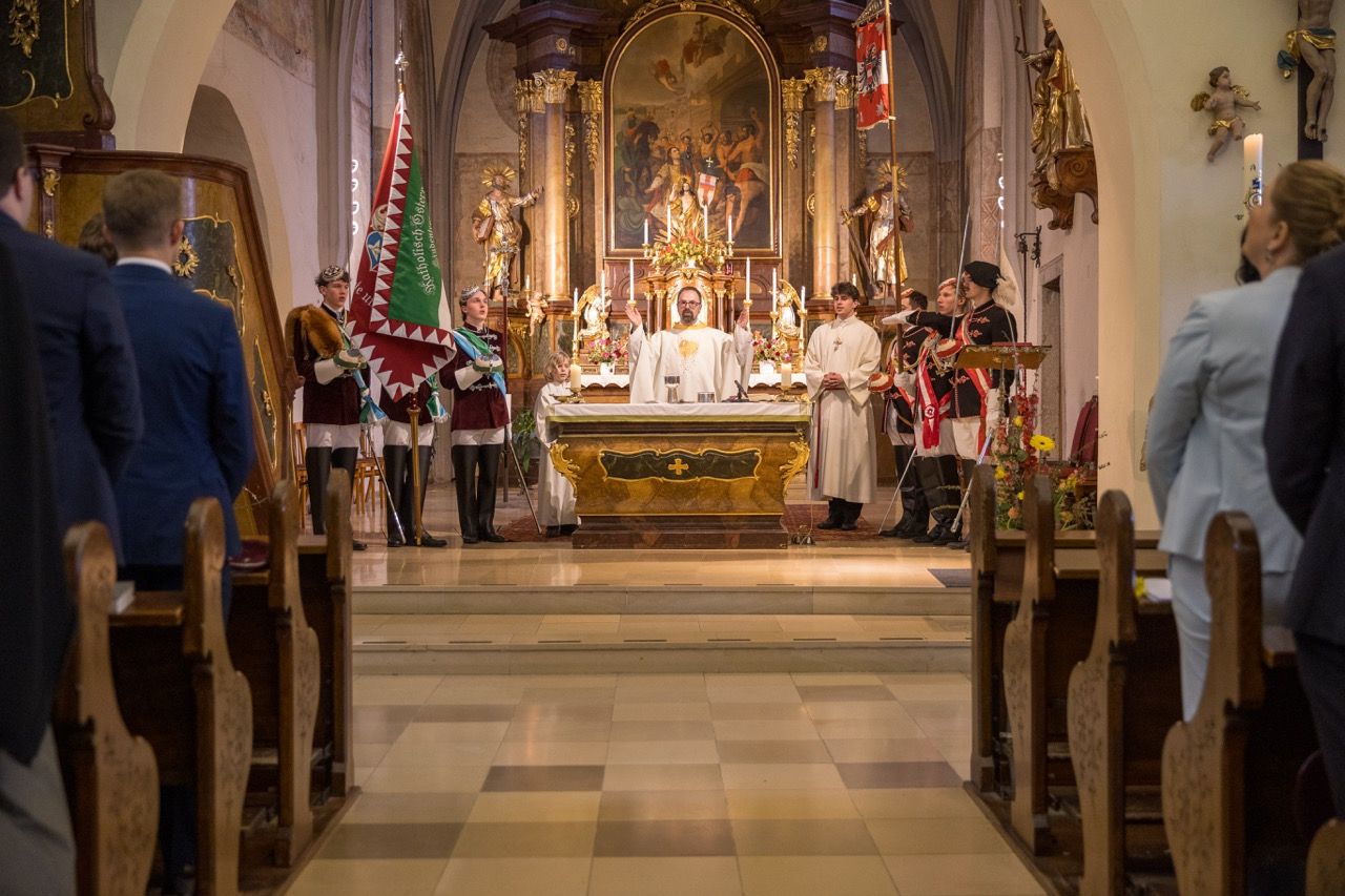 Heilige Messe in der Pfarrkirche Steyregg