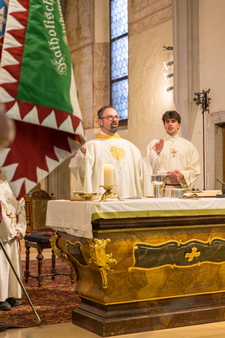 Heilige Messe in der Pfarrkirche Steyregg