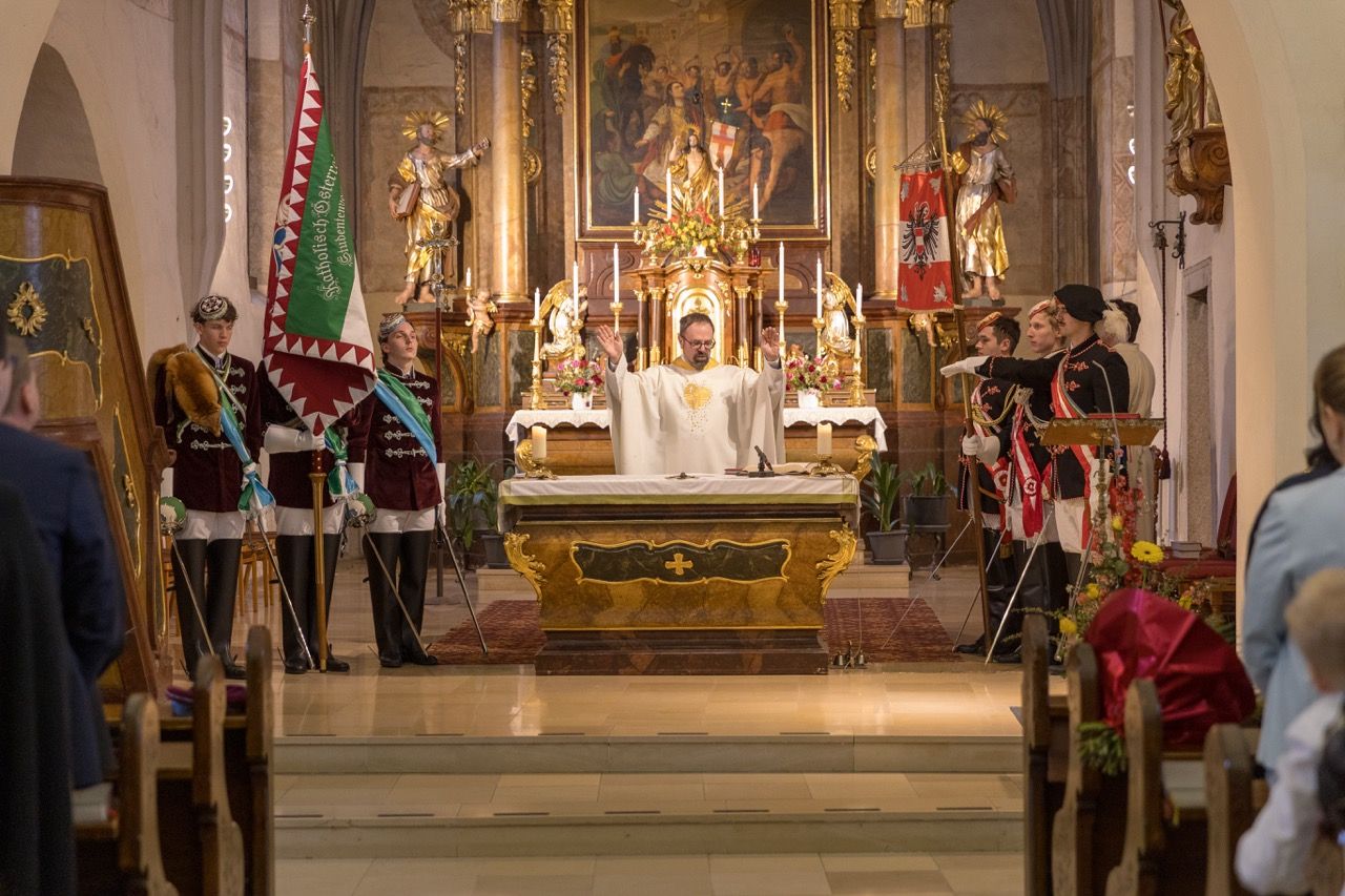 Heilige Messe in der Pfarrkirche Steyregg