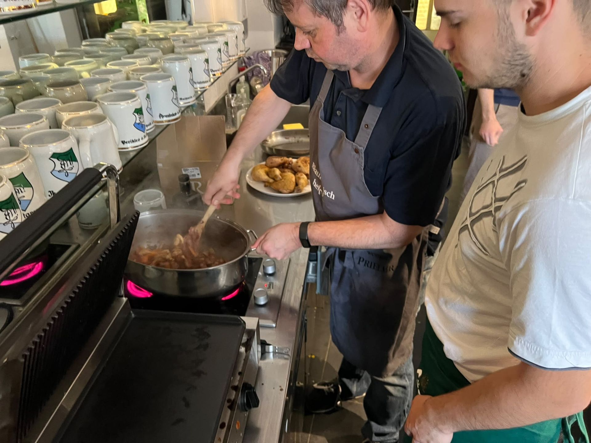 BO: \"Kochen lernen mit Bbr. Heinz Lehner v. Moskito & Geschichten vom PT\"