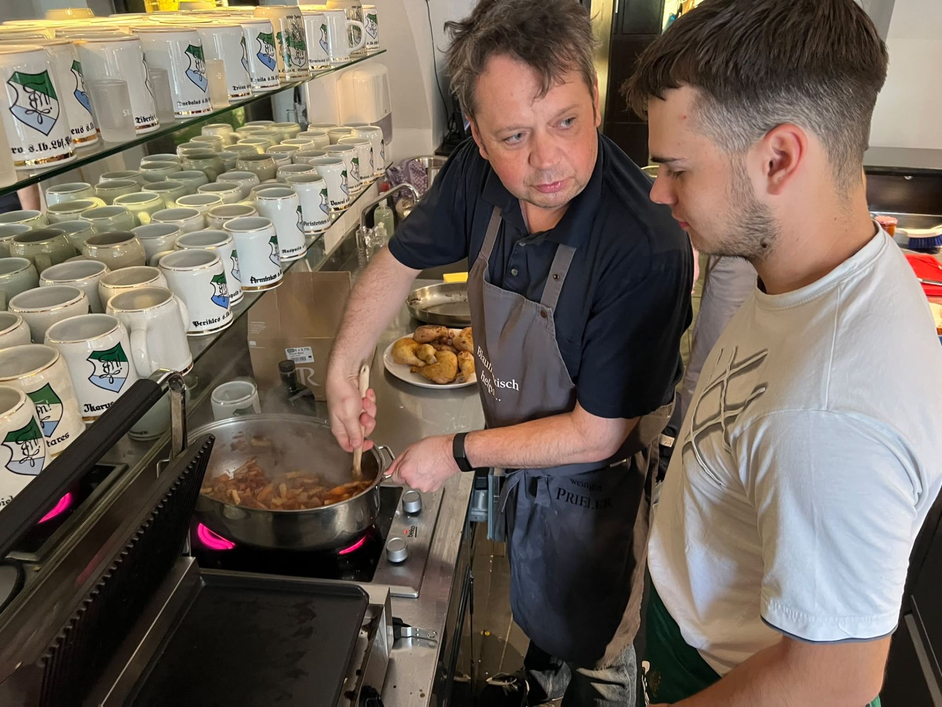 BO: \"Kochen lernen mit Bbr. Heinz Lehner v. Moskito & Geschichten vom PT\"