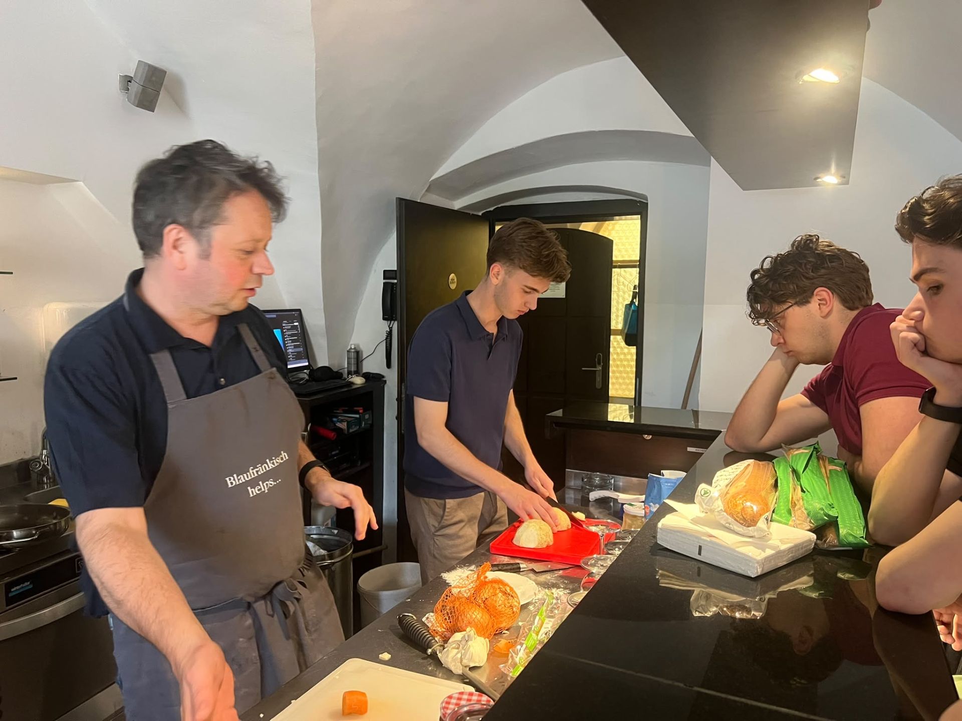 BO: \"Kochen lernen mit Bbr. Heinz Lehner v. Moskito & Geschichten vom PT\"