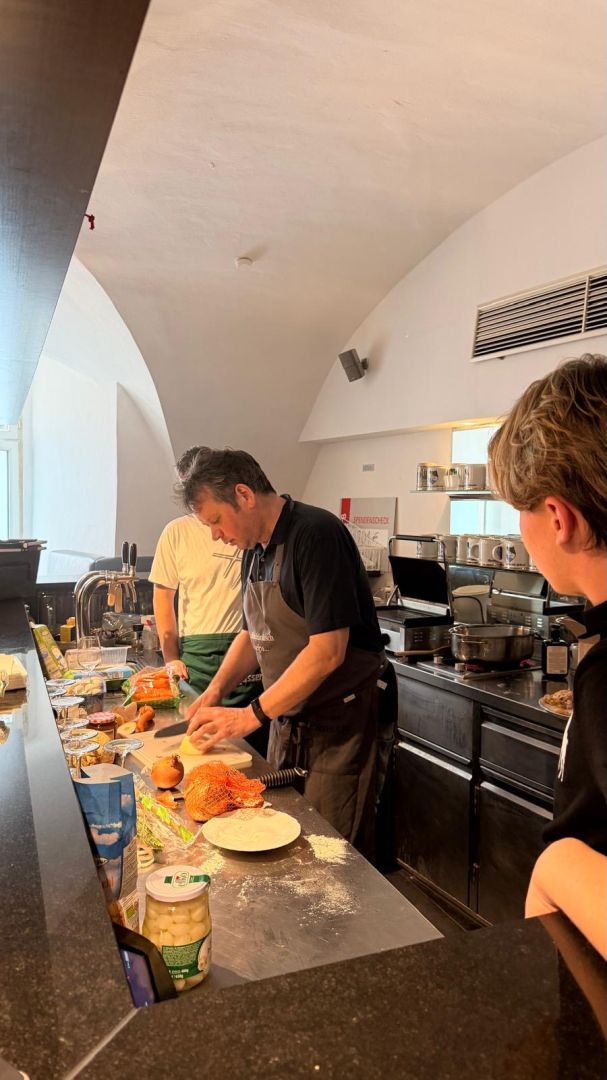 BO: \"Kochen lernen mit Bbr. Heinz Lehner v. Moskito & Geschichten vom PT\"