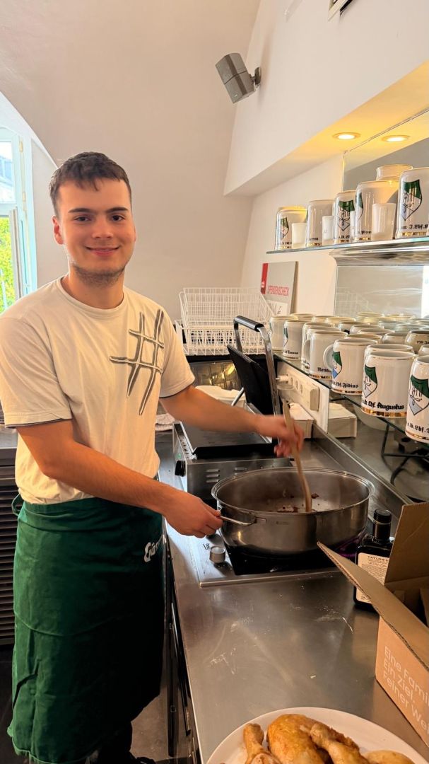 BO: \"Kochen lernen mit Bbr. Heinz Lehner v. Moskito & Geschichten vom PT\"