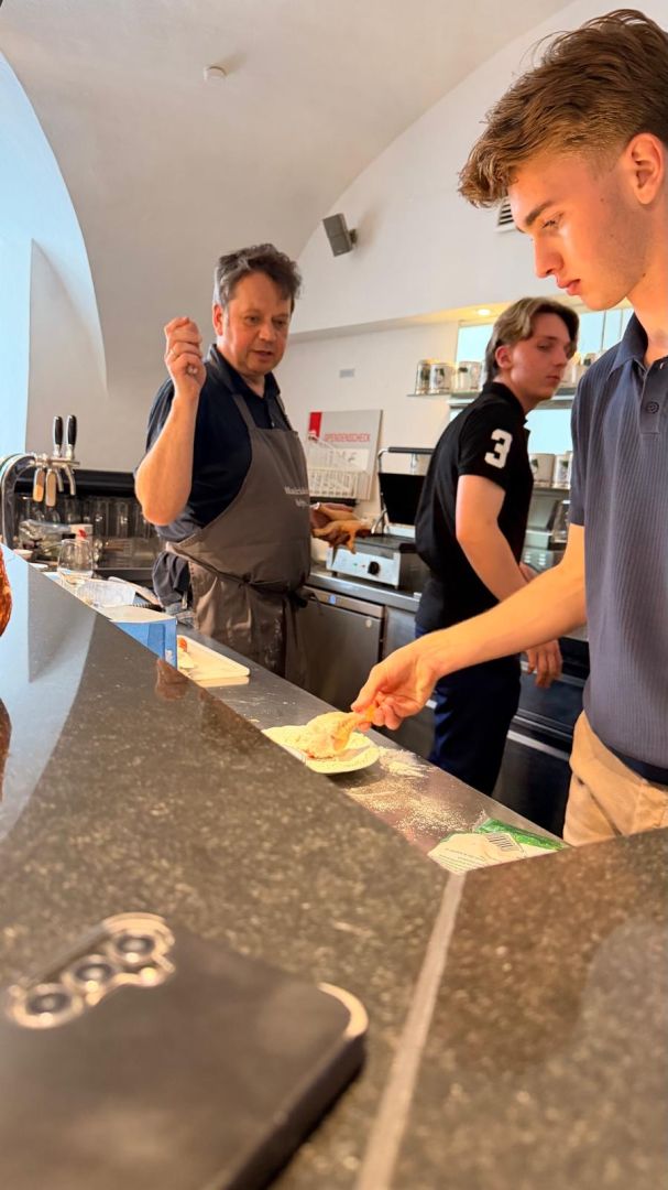 BO: \"Kochen lernen mit Bbr. Heinz Lehner v. Moskito & Geschichten vom PT\"